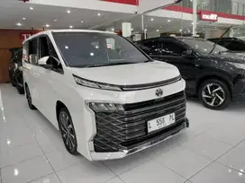 Toyota Voxy 2.0 Bensin Matic/At 2022 Super Istimewa Low Km