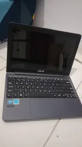 Laptop Asus abuuu