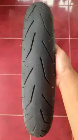 Ban Aspira sportivo rs 01 no minus, like new. 90/80 r17 tubles