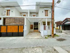 Rumah Baru 2 Lantai di Maguwoharjo Dijual Murah – Lokasi Strategis