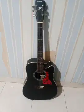 Gitar akustik mulus