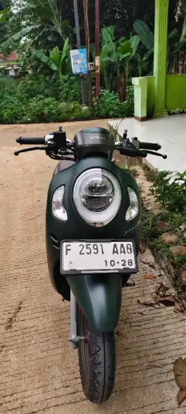 Scoopy prestige  2023 KM 4000 perak