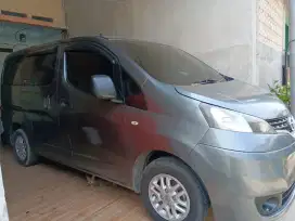 Dijual over kredit NISSAN EVALIA tipe M-T thn 2013