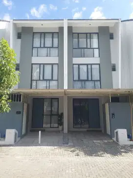 Rumah  Royal Residence Wiyung Surabaya Dekat Citraland