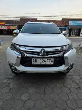 Pajero sport dakar 4x2 tahun 20
