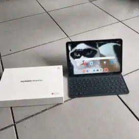 Huawei matepad 10 + keyboard ORI mulus komplit Rp 2,5 jt nego