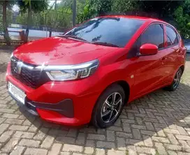 Honda Brio Satya E 2025, matic, merah, mulus