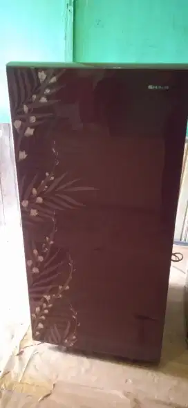 Dijual kulkas 1pintu Sharp kirei siap pakai