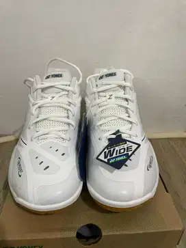 SEPATU BULUTANGKIS YONEX SHB 65 Z4 MEX POWER CUSHION NEW
