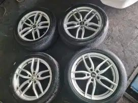 Velg dan ban di jual karena sudah beli yang baru