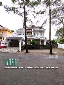 Rumah mewah di raya boulevard Riverside A Yani Malang