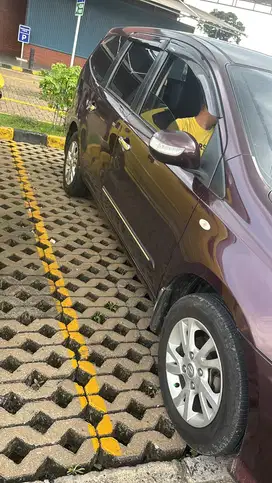 Nissan Grand livina 2012 AT Ultimate