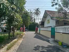 Ngaglik Sleman Tepi Jl. Kaliurang KM.10 Dekat Kampus UGM