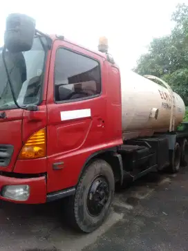Hino FL 235 JN th 2011 Tronton