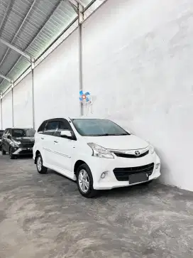 TOYOTA AVANZA 1.3 VELOZ MATIC 2013 PUTIH