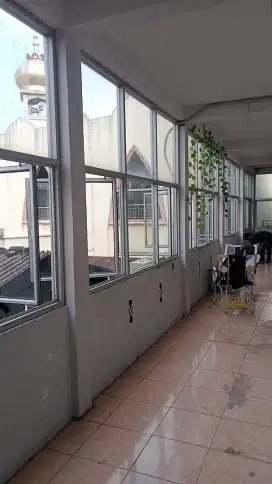 Jendela kaca tahan air