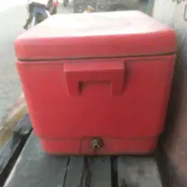 Cooler Box / Kotak Pendingin / Penyimpan Es - Bekas Coca Cola
