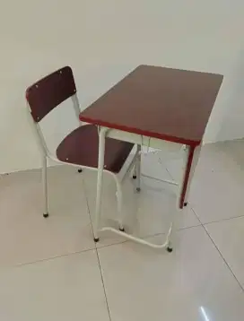 Set meja sekolah