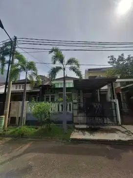 Rumah Full Renov di Cluster Aralia, Harapan Indah, Bekasi
