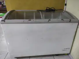 Freezer Sleding Kaca