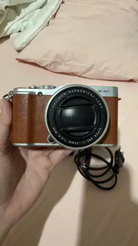 DIJUAL FUJI XM1 Kamera Mirrorless - Lens 27mm