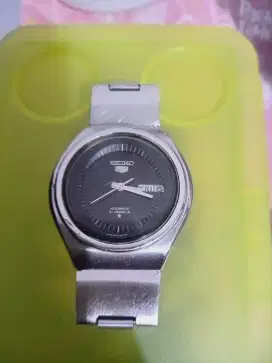 Jam Seiko klasik