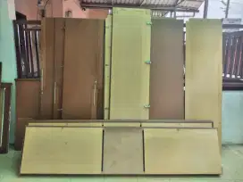 PERABOT PAKAIN LIMA PINTU BEKAS