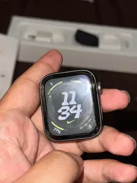 Apple watch 4 44mm bh 91 (on going)