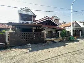 Dijual Rumah Hitung Tanah Mulyosari Utara Pakuwon City Strategis
