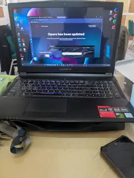 Laptop Gaming GIGABYTE SABER 15