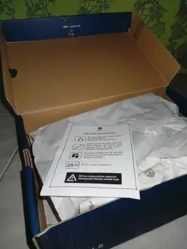 sepatu olahraga