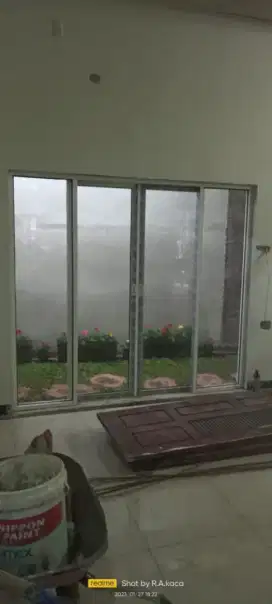 Pintu sekat partisi kaca