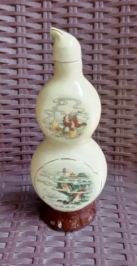 Chinese Antiques wine bottle