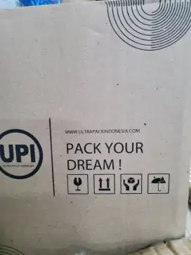 Staff packing online shop