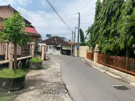 TANAH LUAS STRATEGIS DEKAT JALAN RAYA DAN TUGU JOGJA