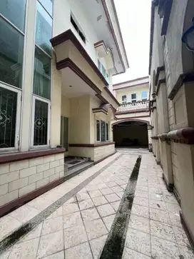 Rumah Mewah Siap Huni Laguna Regency Pakuwon City Surabaya