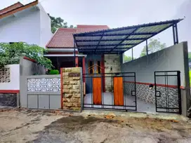 RUMAH SIAP HUNI TANAH LUAS DEKAT TRANSMART YOGYAKARTA