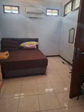 DIJUAL RUMAH JL KREMBANGAN SURABAYA UTARA STRATEGIS