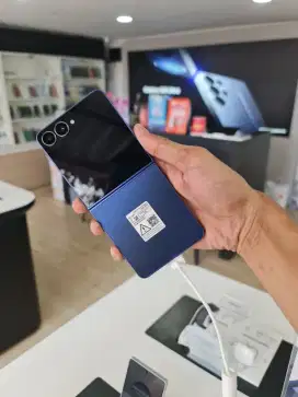 Z FLIP 7 12/512 JET BLACK