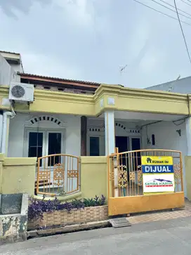 Rumah 1,5 Lantai di Duta Kranji Bintara - Dekat ke ST KRL Cakung
