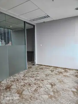 SEWA KANTOR DI JAKARTA SELATAN SUDIRMAN  150M2 PARTISI 190K NEGO