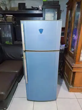KULKAS SHARP 2PINTU ORI 1,350 AJA