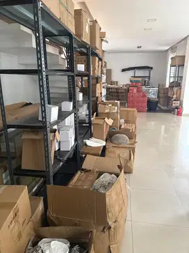DIBUTUHKAN PRIA BANTU SUSUN BARANG DAN RAPIIN STOCK BARANG
