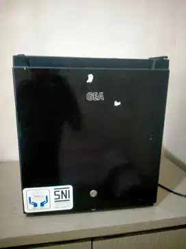 Kulkas mini merk GEA