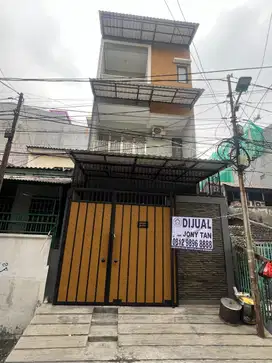 Rumah baru teluk gong 3 Lantai