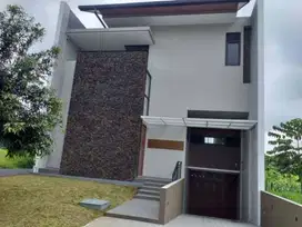 Dijual Rumah Di Kota Baru Parahyangan, Dekat Danau Tatar Kumalasinta