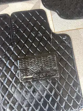 Karpet mobil hitam