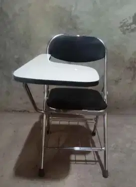 Kursi Lipat Kampus