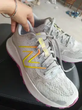 Sepatu new balance