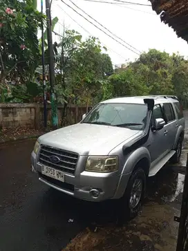 Ford Everest 2.5 XLT Dieasel
